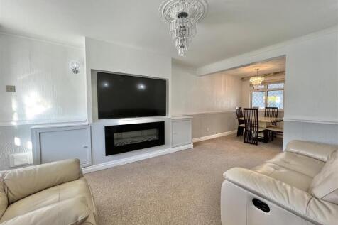 Through Lounge/Dining Area