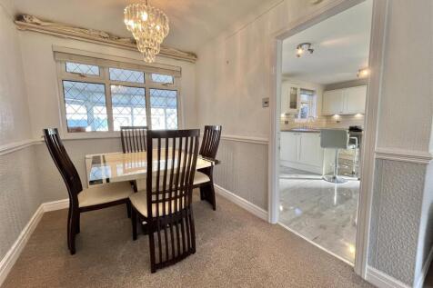 Through Lounge/Dining Area