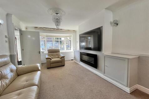 Through Lounge/Dining Area