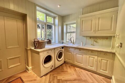 Utility Room &amp; Pantry