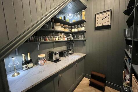 Utility Room &amp; Pantry