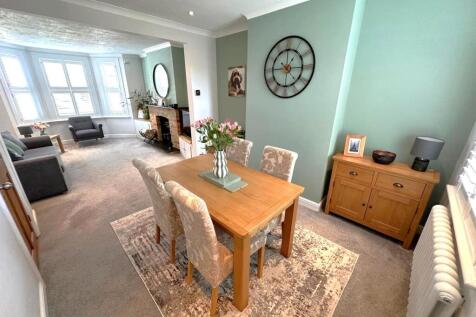 Dining Room.jpg