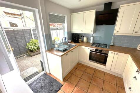 Kitchen 1.jpg