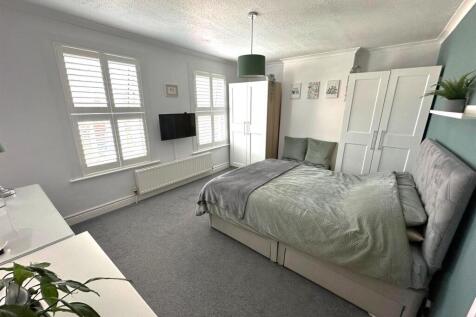 Master Bedroom.jpg