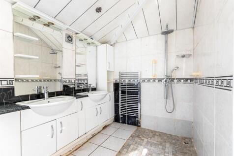 DOWNSTAIRS SHOWER ROOM