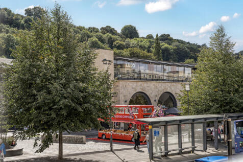 1345992-21-68b1d5...