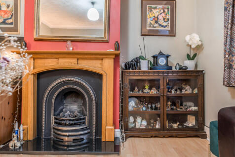 1380173-5-69446a9...