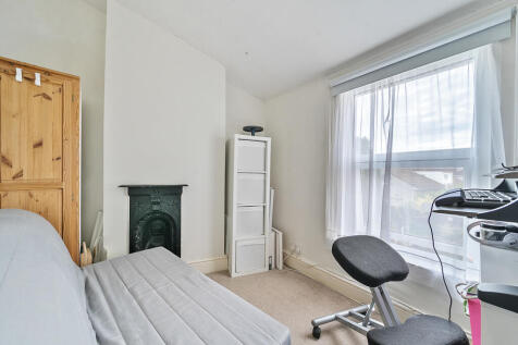 1327022-9-6880d8e...