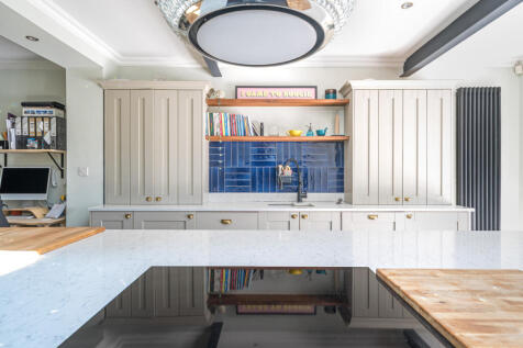 1355143-3-68d1571...