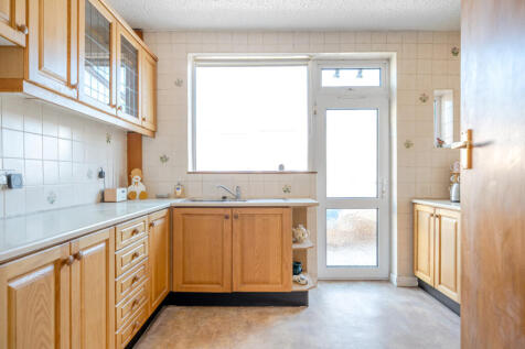 1359399-7-68da44e...