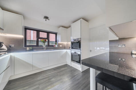 1364362-7-68ee81c...