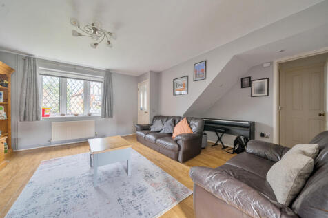 1372915-9-68fb5c4...