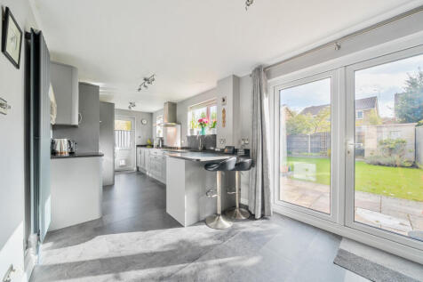 1372915-12-68fb5c...