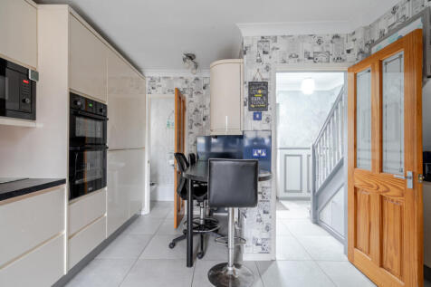 1373658-2-6908cc7...