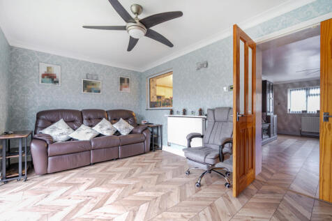 1373658-7-6908ccd...