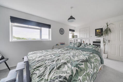 1341843-7-68a4939...