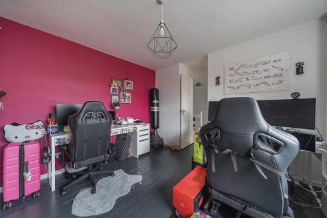 1341843-3-68a4937...