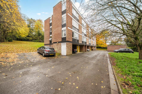 1376299-4-690b3b5...