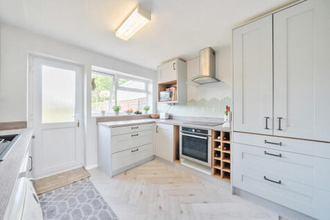 1344205-20-68a732...