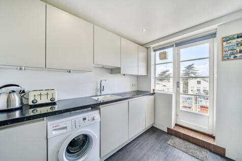 1346596-10-68b5bf...