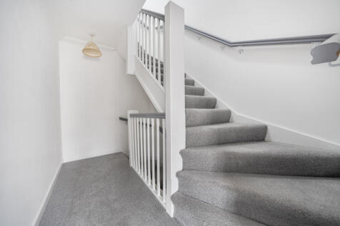 1369081-11-68ee46...