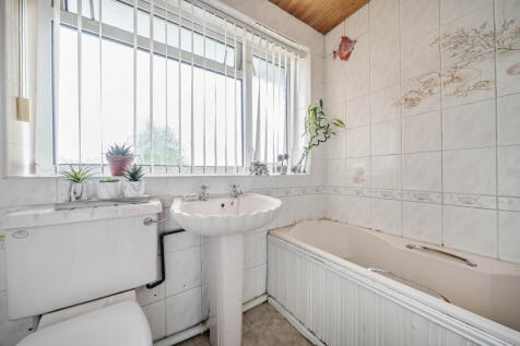 1298806-9-6839e63...