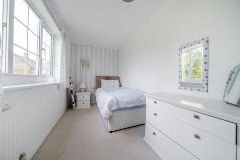 1357713-9-68d3d1b...