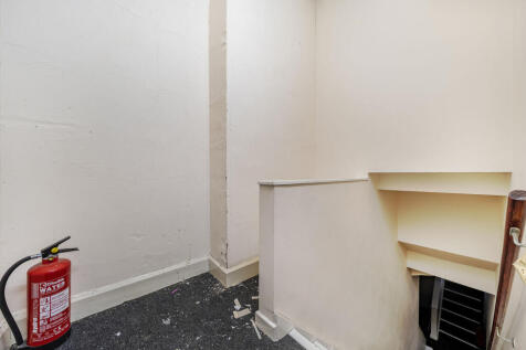 1331801-11-688cdc...