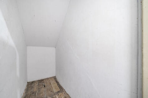 1331801-17-688cdc...