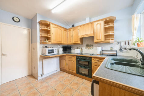 1341595-7-68a5a6d...