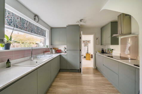 1374344-6-6900db4...