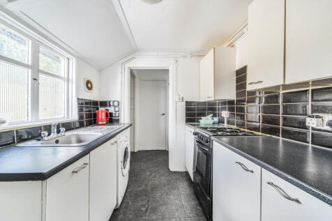 1362997-3-68e3a2b...