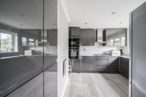 1302298-3-684c5e0...