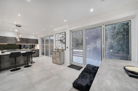 1371185-12-690a37...