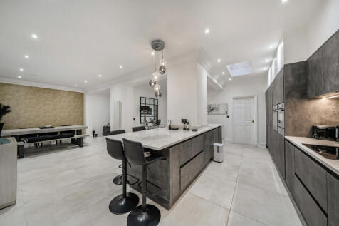 1371185-11-690a37...