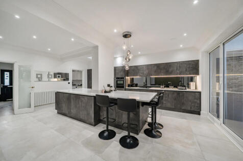 1371185-10-690a37...