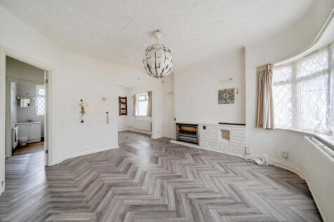 1364843-4-68e6531...