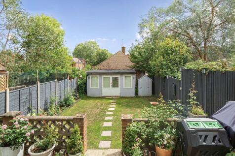 1330413-5-688a2b8...