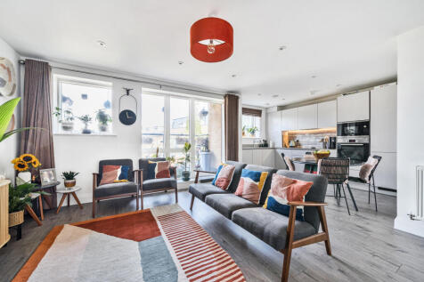 1343012-6-68a48bb...