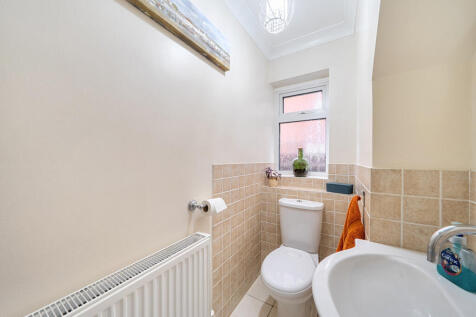 1382638-5-691c7b7...