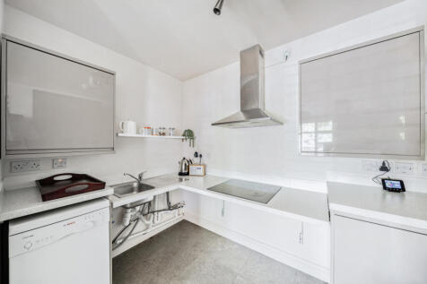 1315937-15-685bdb...