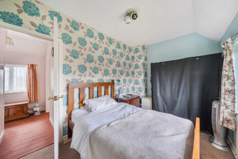 1374046-13-690239...