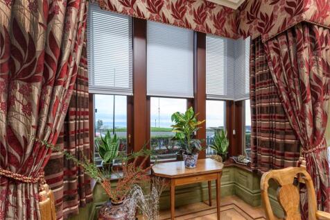 Dining Room Photo 3