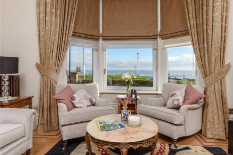 Living Room Photo 3
