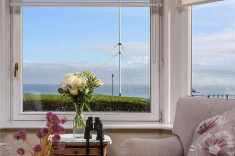 Living Room Photo 5