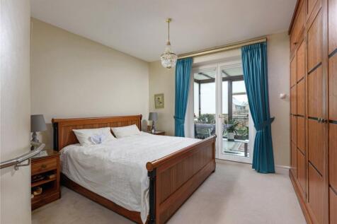Main Double Bedroom