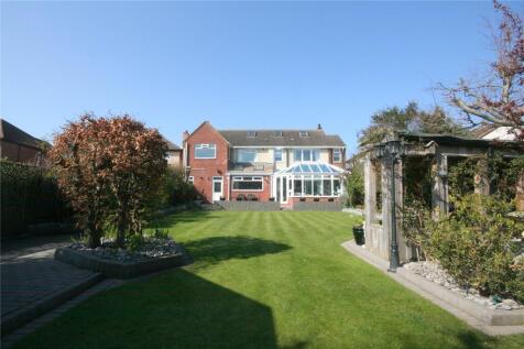 Rear Garden (2)