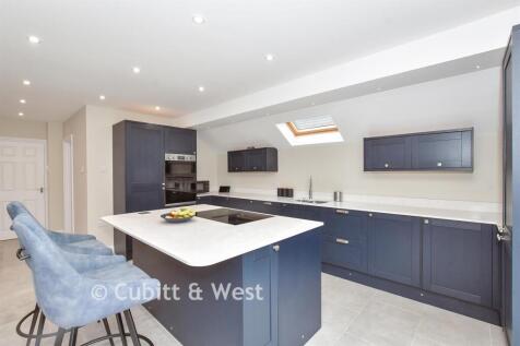 Lounge/ Kitchen/ Dining Area