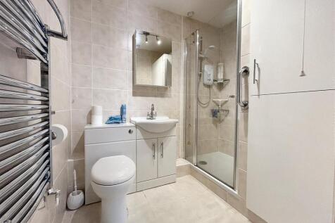 Shower Room.jpg