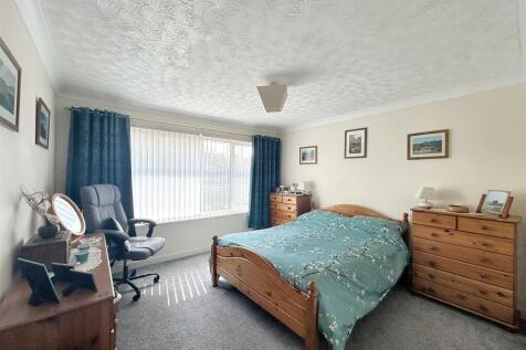 Master Bedroom.jpg